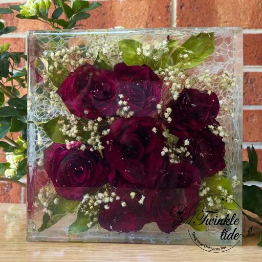 25 cm × 25 cm - Resin Flower Keepsake